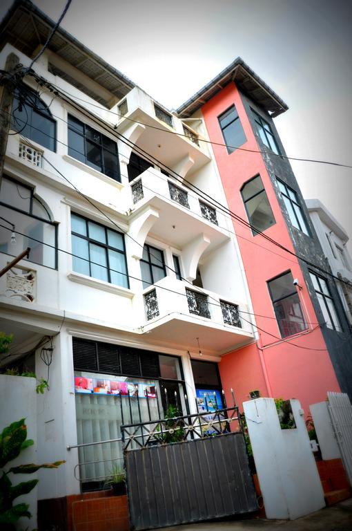 Blumarine Guest House Negombo Exterior photo