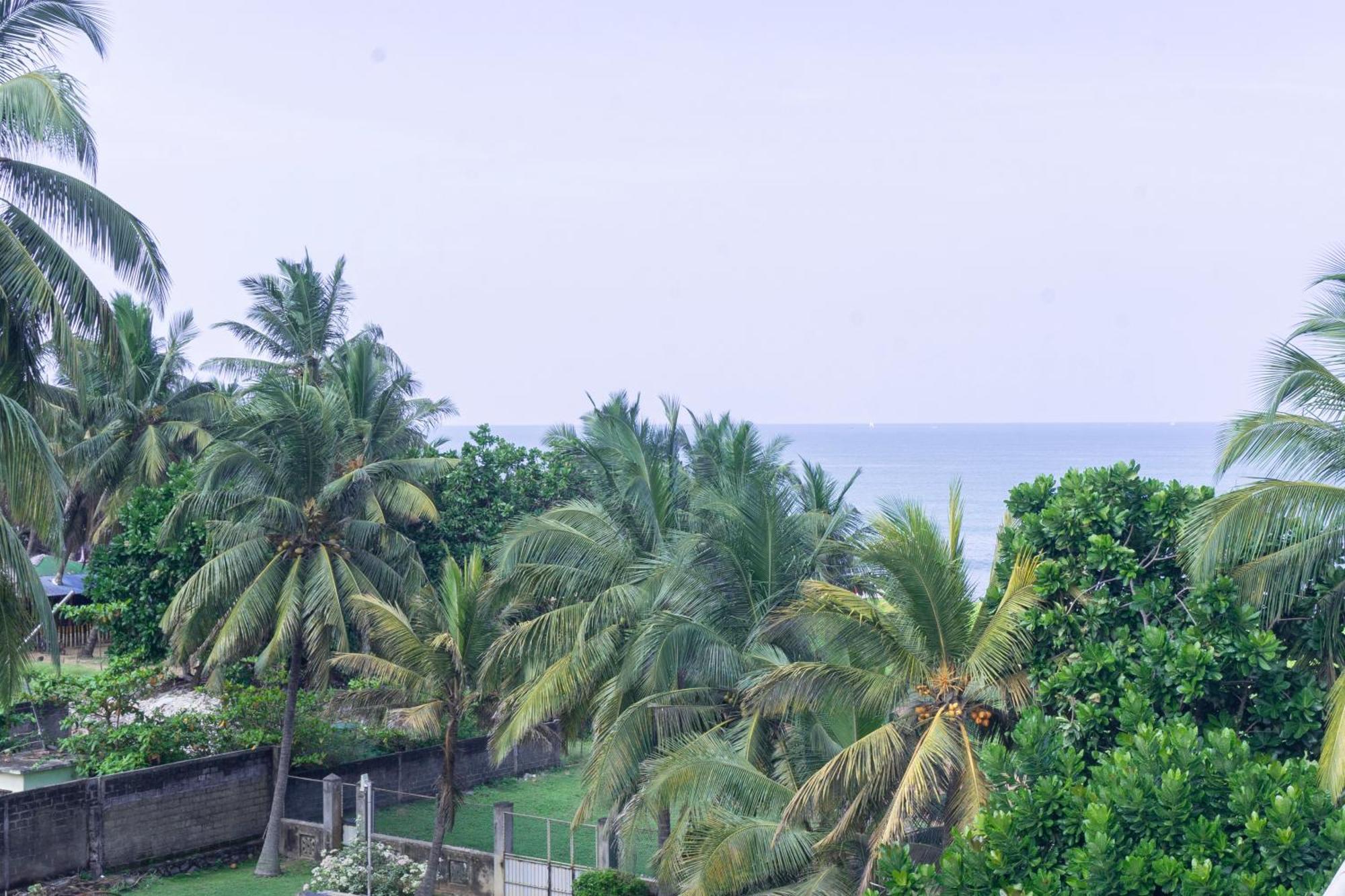 Blumarine Guest House Negombo Exterior photo